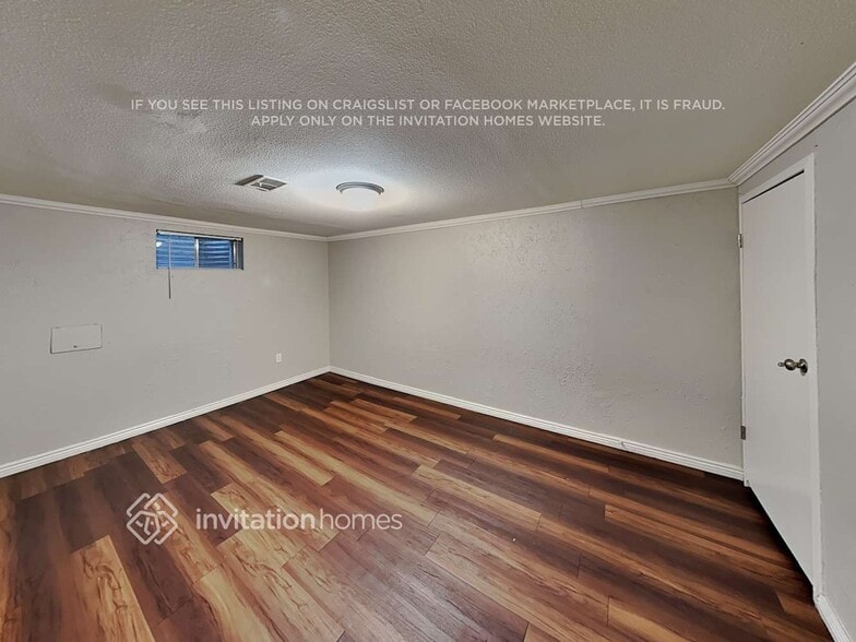 Building Photo - 5405 Jellison St