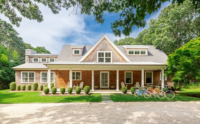 Building Photo - 11 Deerfield Rd