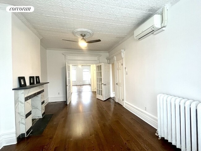 Building Photo - 415 58th St
