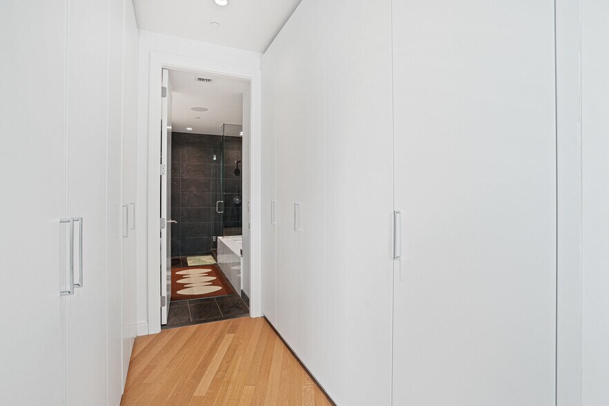 Primary bedroom - 1177 22nd St NW