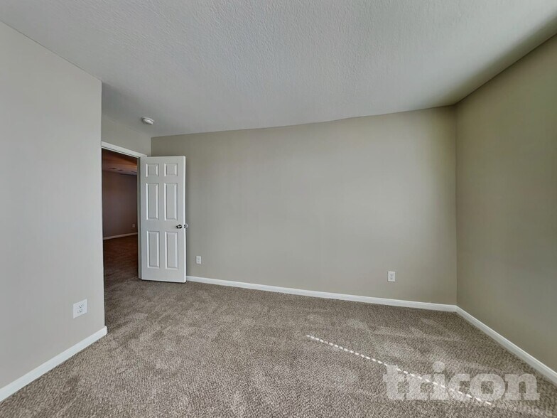 Building Photo - 5703 Straight Way