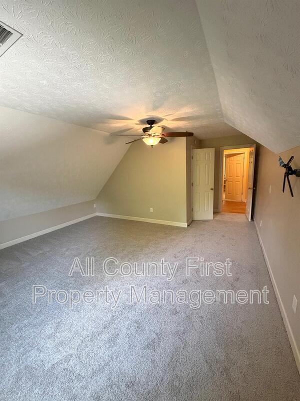 Building Photo - 2438 Kings Arms Dr