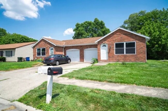 Building Photo - 5770 Stormcroft Ave