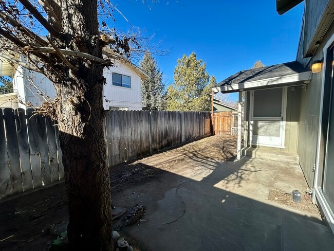 Building Photo - 1476 Hussman Ave