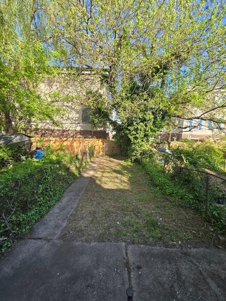 Building Photo - 1124 Clifford Brown Walk