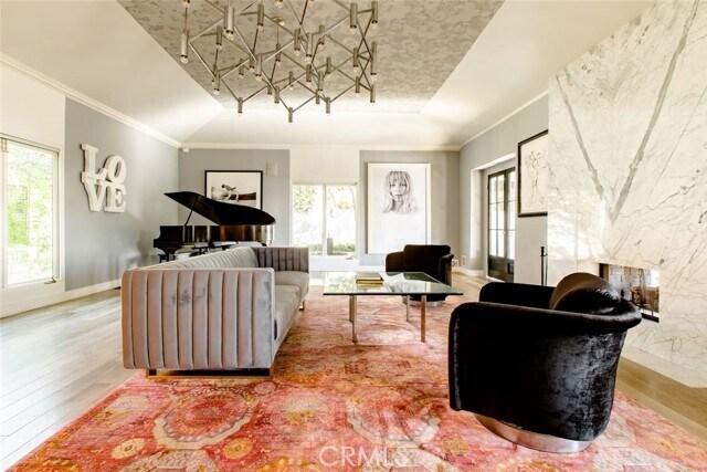 Building Photo - 1514 Sunset Plaza Dr