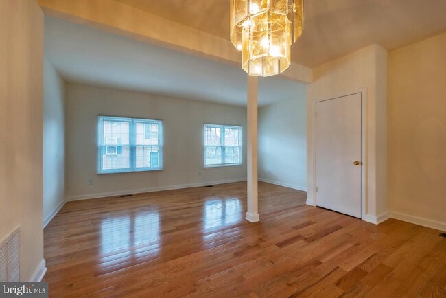 Building Photo - 734 Ivy League Ln