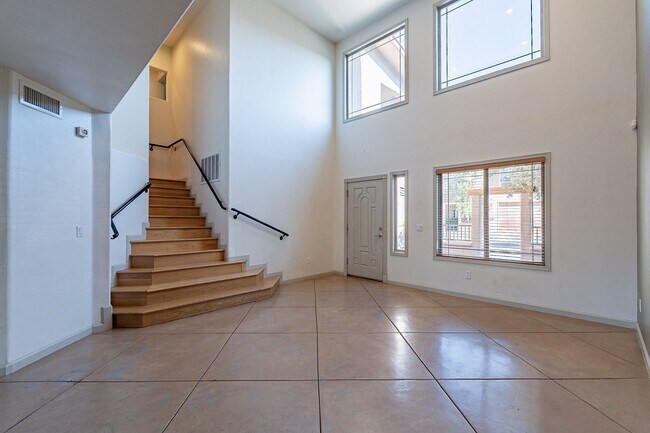 Building Photo - 110 S Placita Colonia Solana