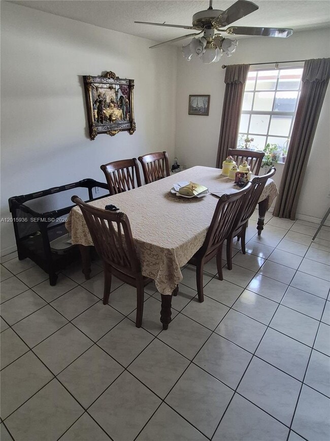 Building Photo - 2018 SW 58th Ct