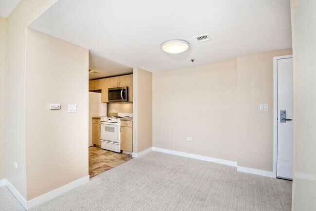 Building Photo - Condo - Heart of Downtown San Diego