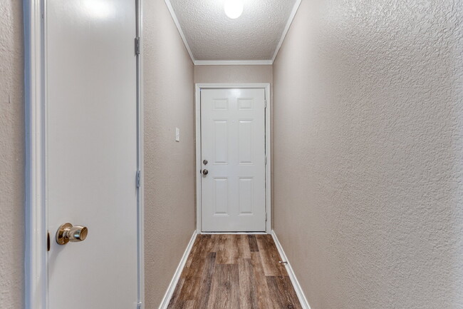 Building Photo - Modern 3-Bedroom Home with Vaulted Ceilings & Covered Patio