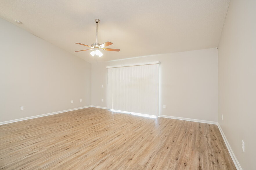 Building Photo - 2731 Creek Ridge Dr