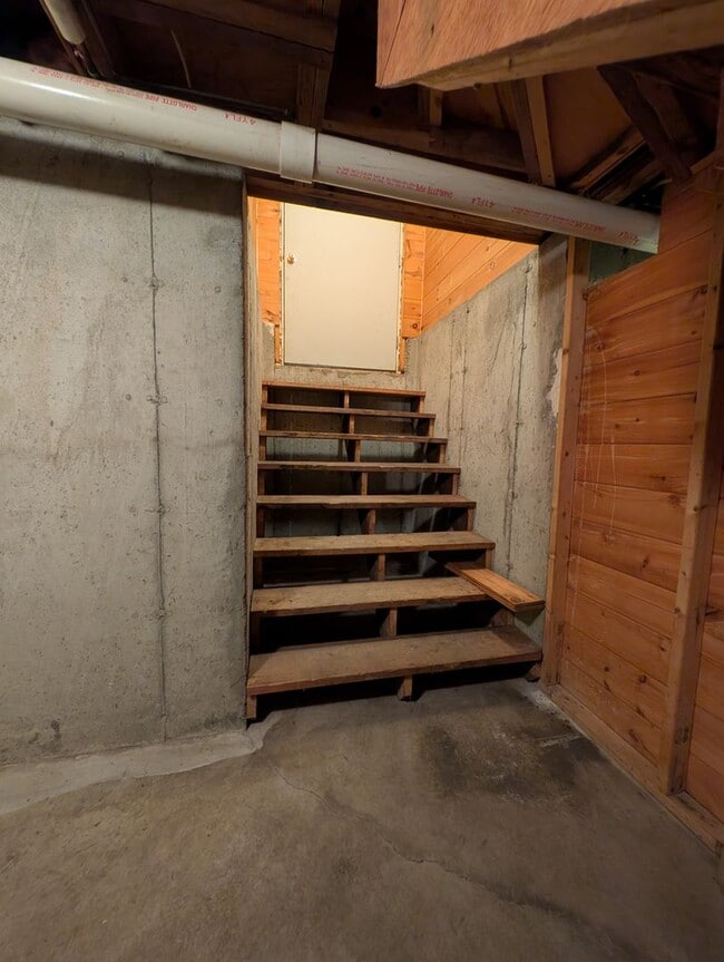 Building Photo - Beautiful 2 Bedroom House