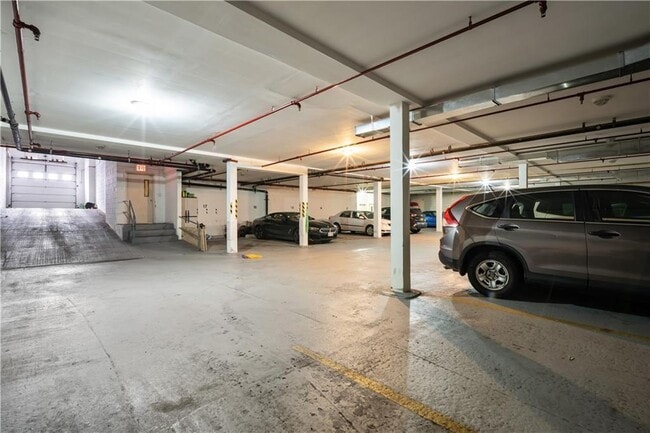 Building Photo - 1689 E 21st St