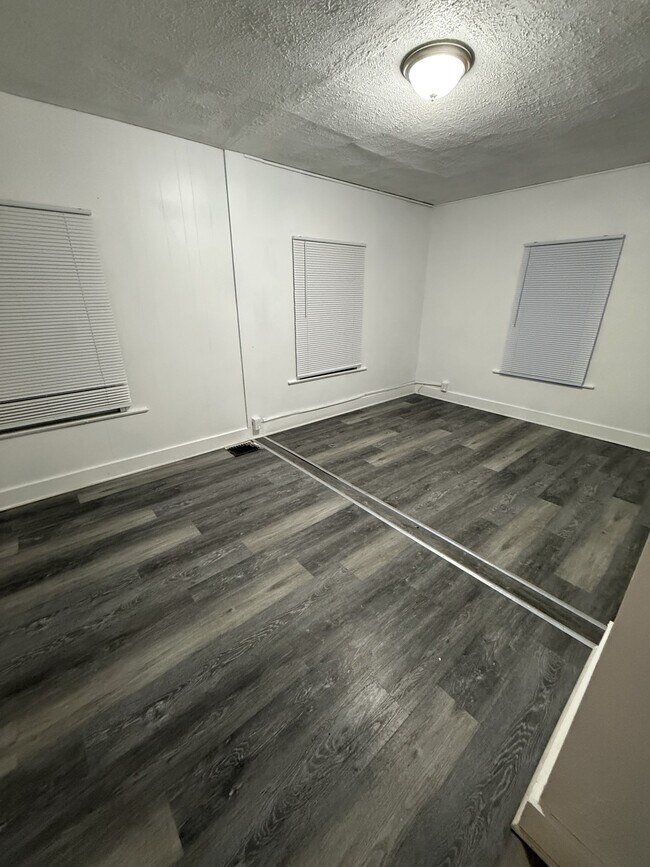 Building Photo - 1247 Selma Rd