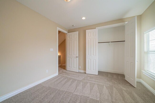 Building Photo - 9103 Harbor Hills Dr