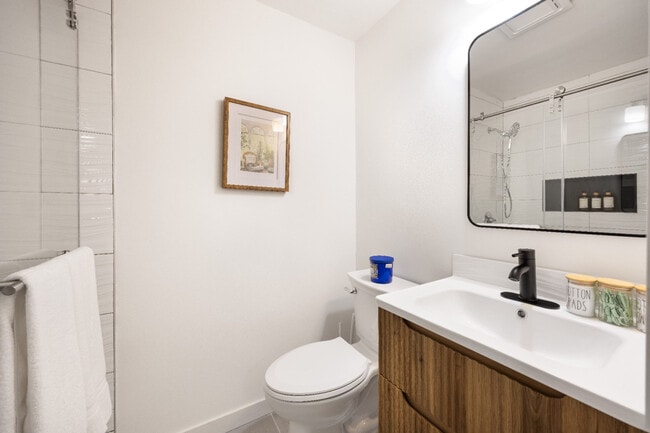 Building Photo - 15 Dravus St