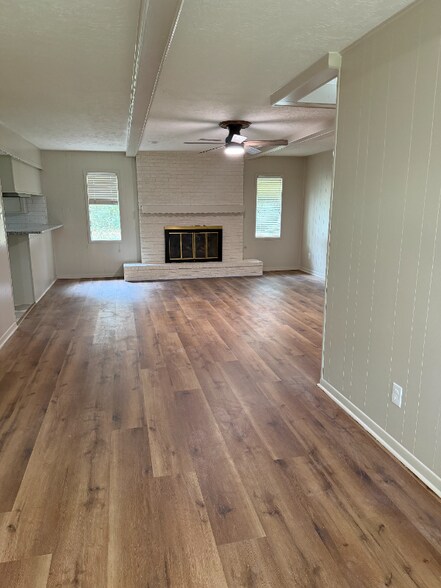 Building Photo - 96 Panorama Dr