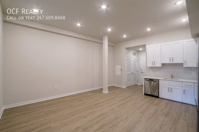 Building Photo - Modern Grays Ferry Apartment