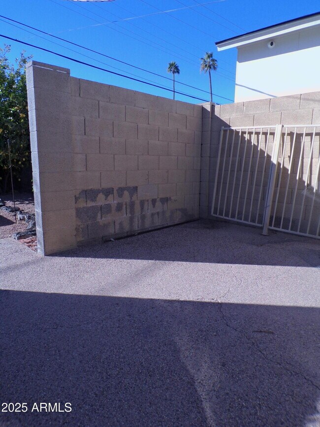 Building Photo - 3333 E Medlock Dr