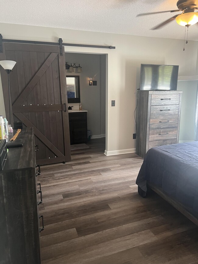 Building Photo - 822 Waterfield Dr