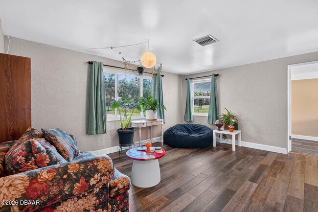 Building Photo - 277 Debary Dr