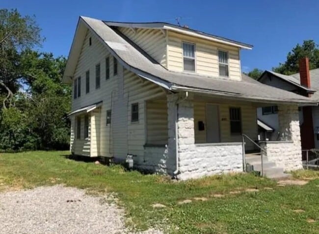 Primary Photo - 4920 College Ave