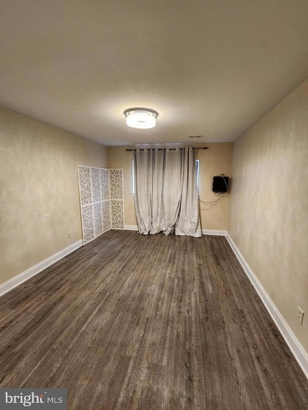 Building Photo - 8030-8000 Ditman St