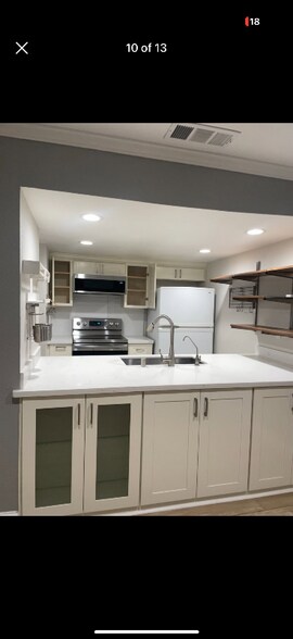 Building Photo - 220 Red Oak Dr