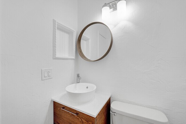 Building Photo - 20908 Leeward Ct