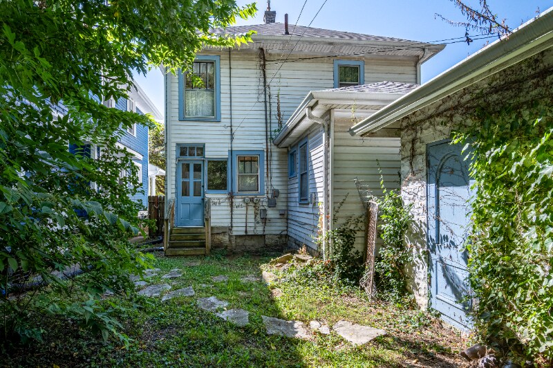 Building Photo - 2326 E 16th St