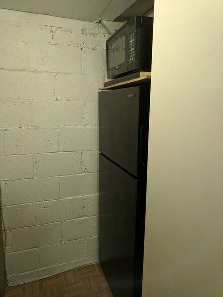 Building Photo - 1219 Brewster st.