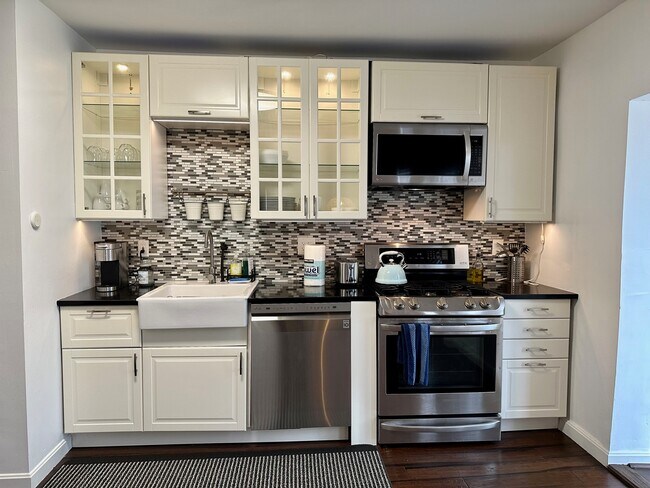 Building Photo - 148 Orange St