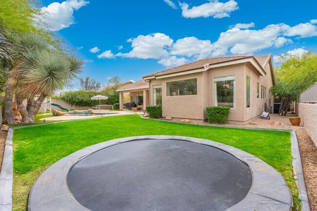 Building Photo - 5404 E Lonesome Trail