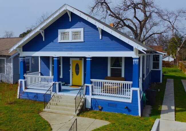 Building Photo - 207 Dilworth St