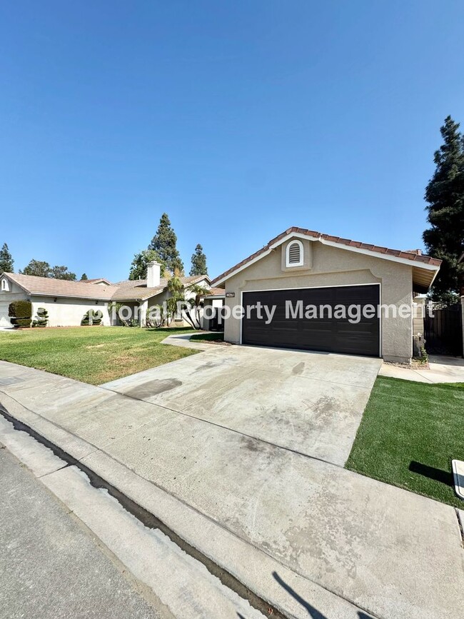 Building Photo - Great 3 bed 2 bath single story