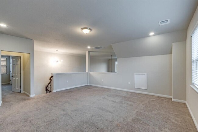 Building Photo - 14904 Cabrillo Way