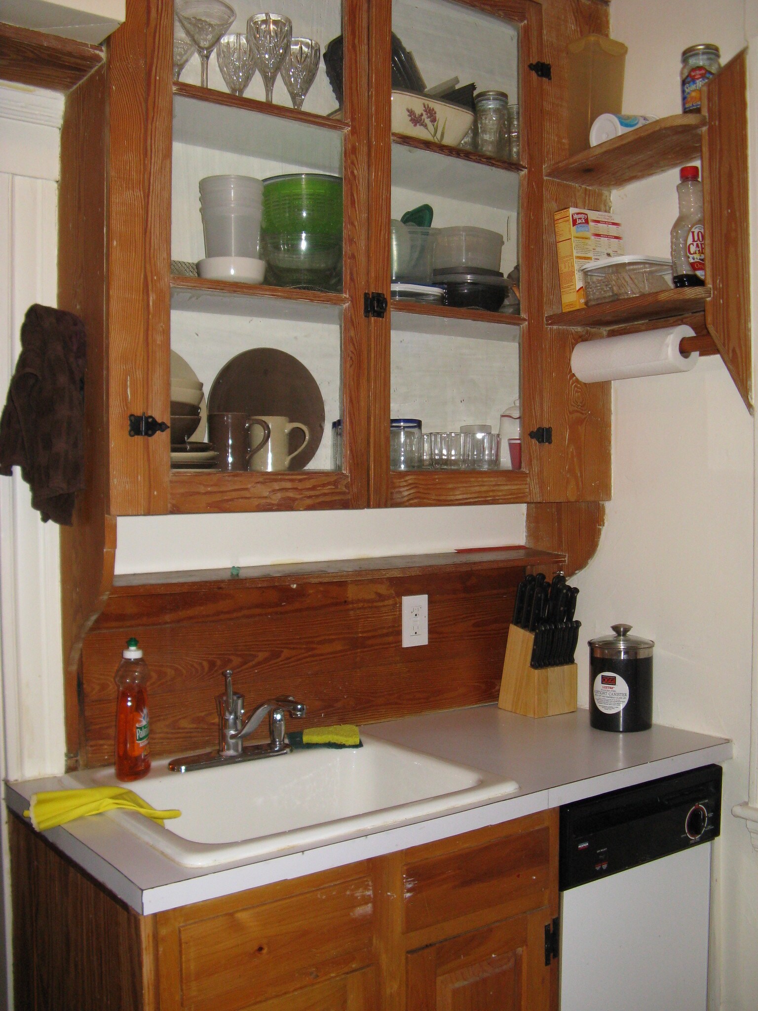Kitchen - 1699 Cambridge St