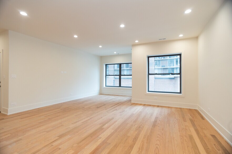 Building Photo - 652 W Gordon Ter