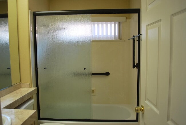 Building Photo - 78900 Champagne Ln