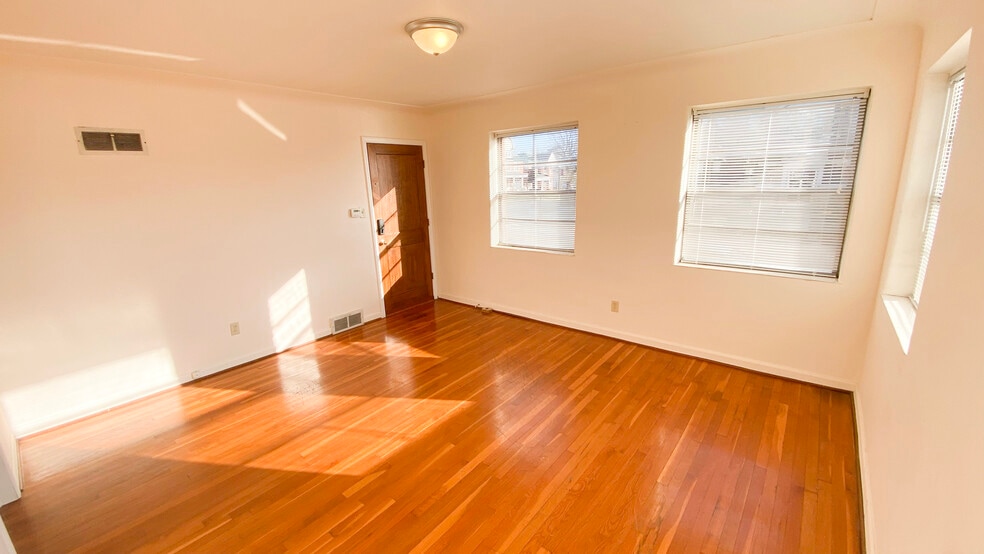 Living Room - 227 W Dunklin St