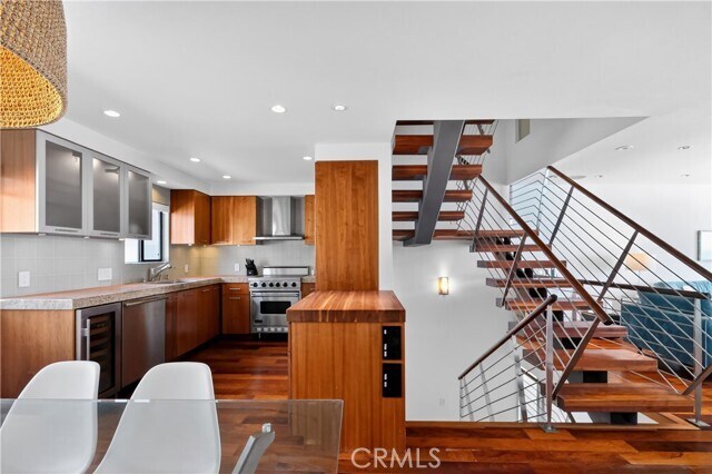 Building Photo - 102 Blue Lagoon