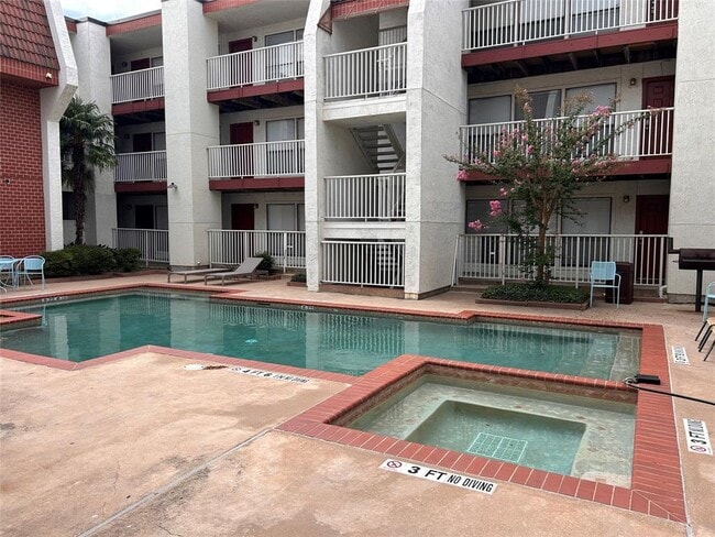 Building Photo - 3115 Helms St