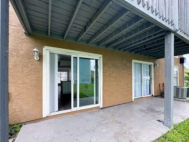 Building Photo - Updated one bedroom in Villa Del Sol Community