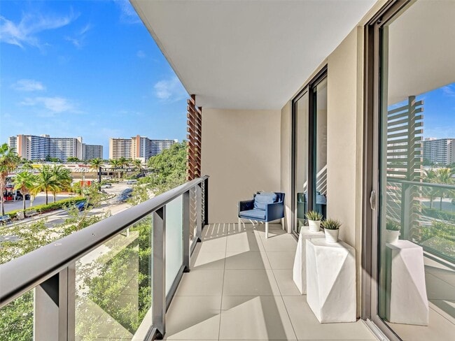 Building Photo - 3040 N Ocean Blvd