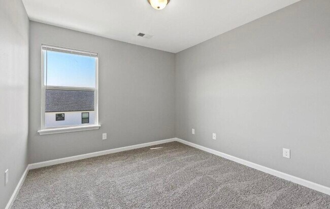 Building Photo - 2448 Feathersound Wy