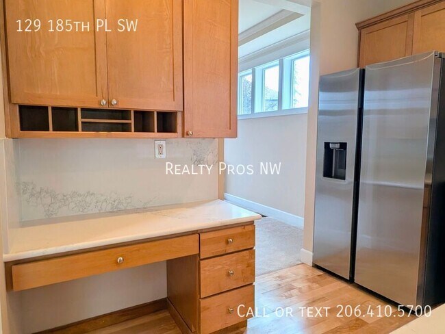 Building Photo - 129 185th Pl SW