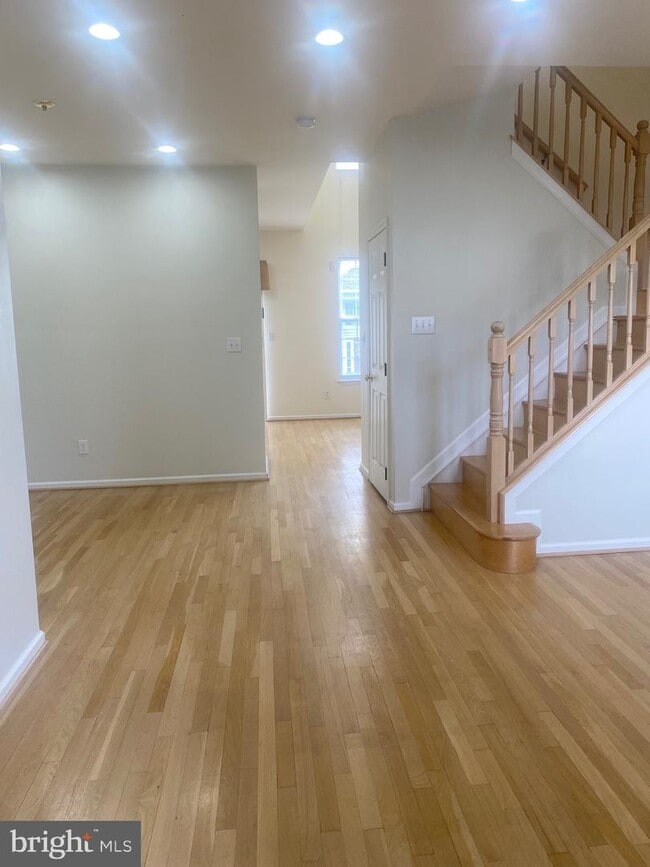 Building Photo - 372 Tuvira Ln