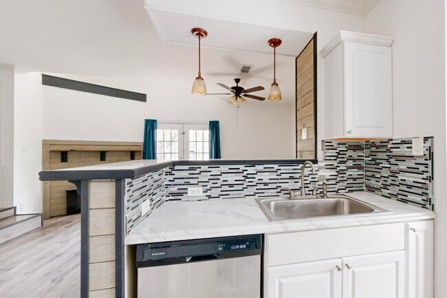 Building Photo - Corner of Comfort: Elevate Your Lifestyle ...