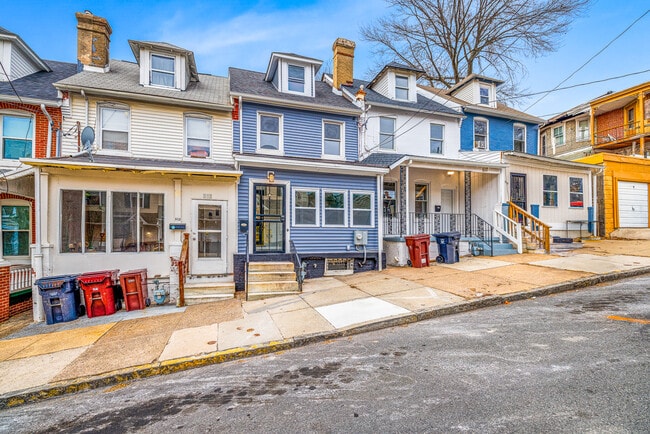 Building Photo - 515 Delamore Pl